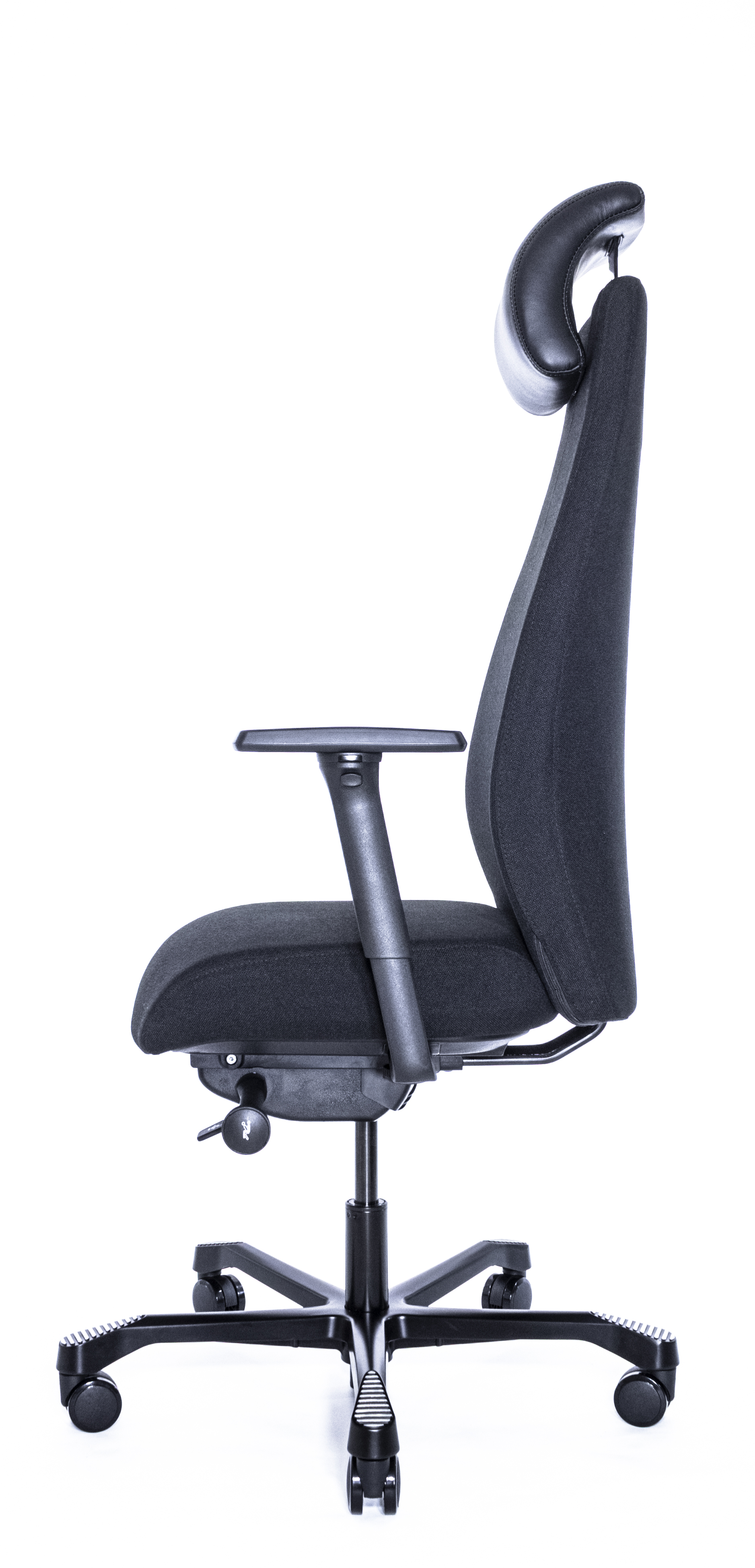 Эргономичное кресло Falto FIRST (наклон вперёд, зауженная спинка, ткань, чёрный)