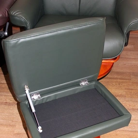 Кресло-реклайнер Relax MAURIS 7604W (кожа-зелен / дер-св.кор 007 Dark Green / 029 т. орех)